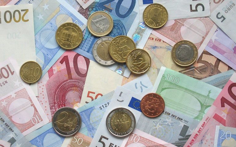 Clarificări privind taxe și onorarii notariale